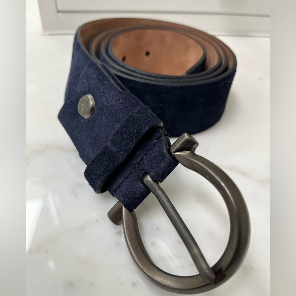 Salvatore Ferragamo blue suede gancini logo mens belt. Gunmetal buckle closure.